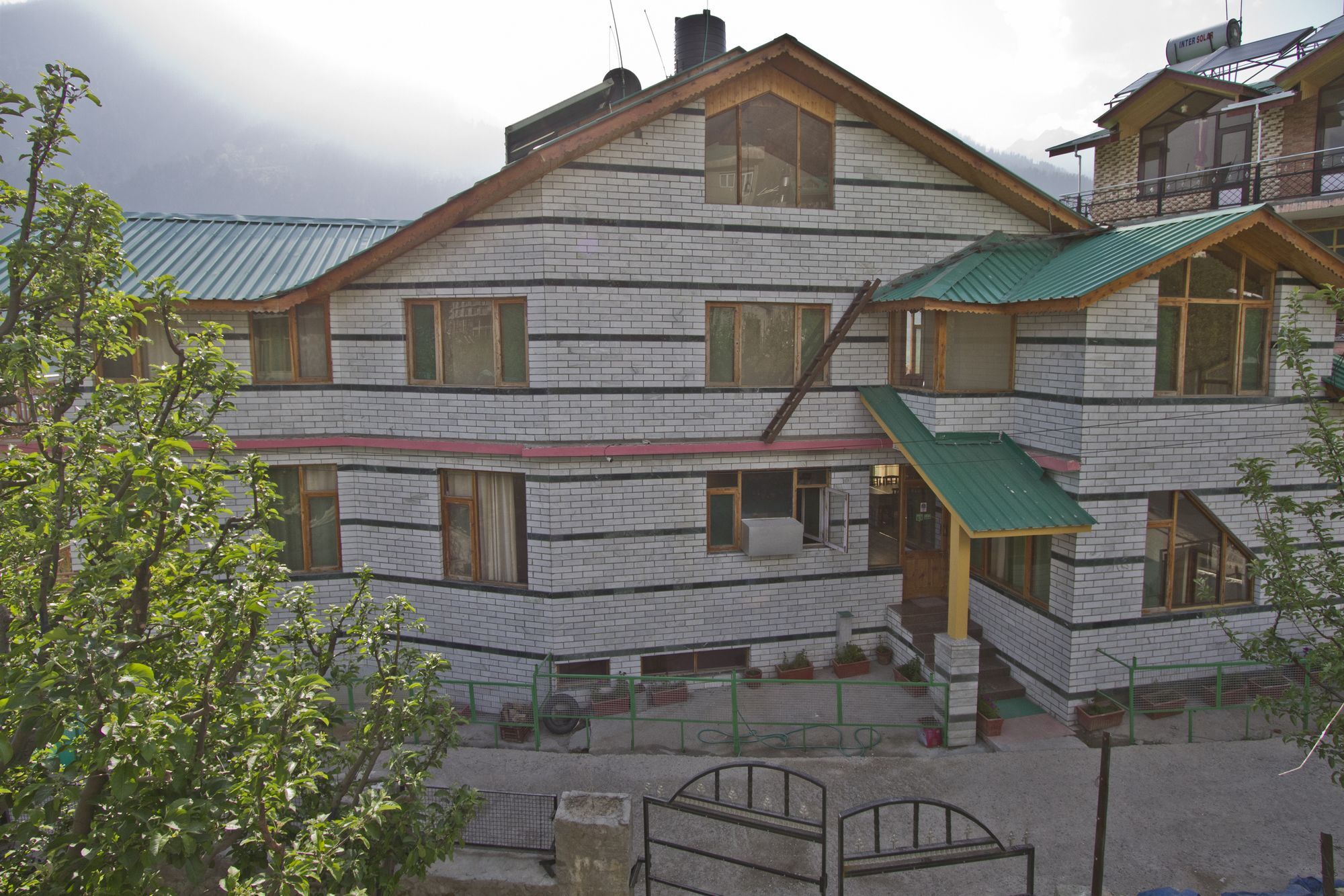 Hotel Mountain Face Manāli Zewnętrze zdjęcie